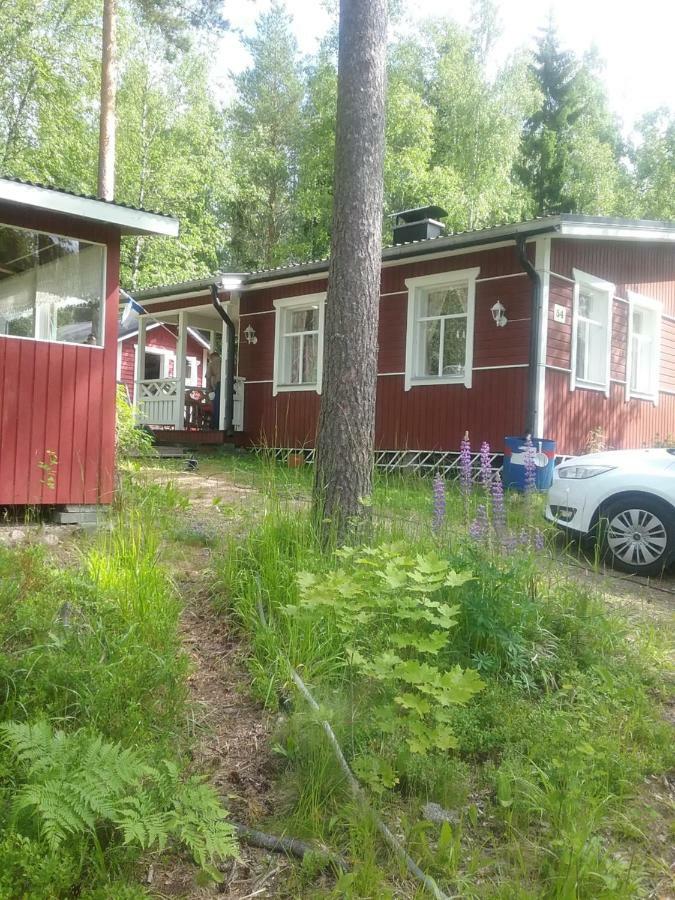 Ilmastoitu Kesaemoekki Askolassa Laehellae Porvoota Buitenkant foto